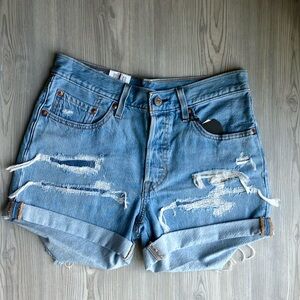 NET LEVI DENIM SHORTS SIZE 26